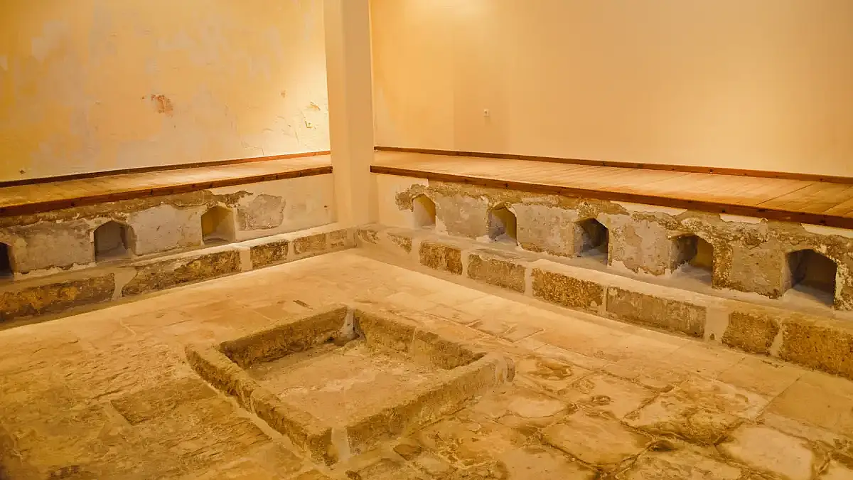 Historyczna Łaźnia Turecka (Hammam) w Mieście Kos z charakterystyczną kopułą