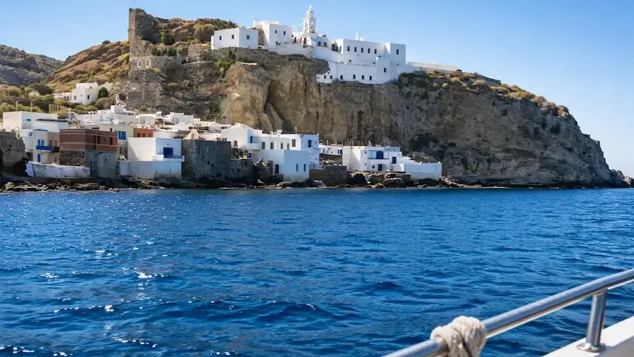 Panorama wyspy Nisyros z morza